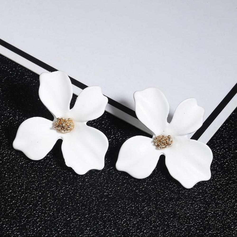 4/$25 White Flower Stud Earrings